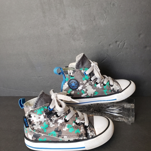 Converse Other - CONVERSE High Top Toodler Sneakers 8